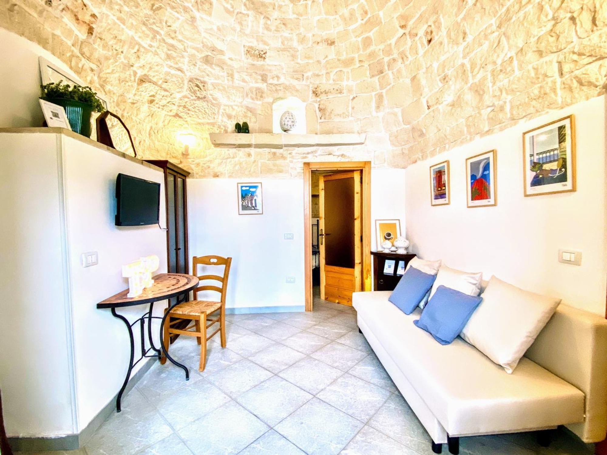 Trulli And Pool - I Cactus Villa Martina Franca Exterior photo